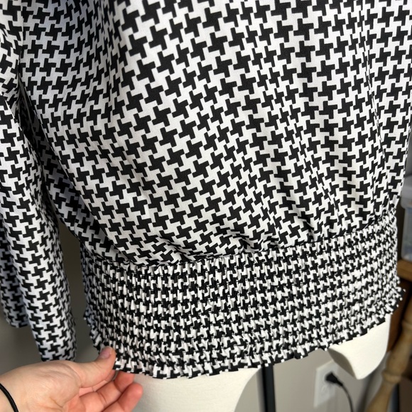 MICHAEL Michael Kors Black and White Blouse - Picture 6 of 12